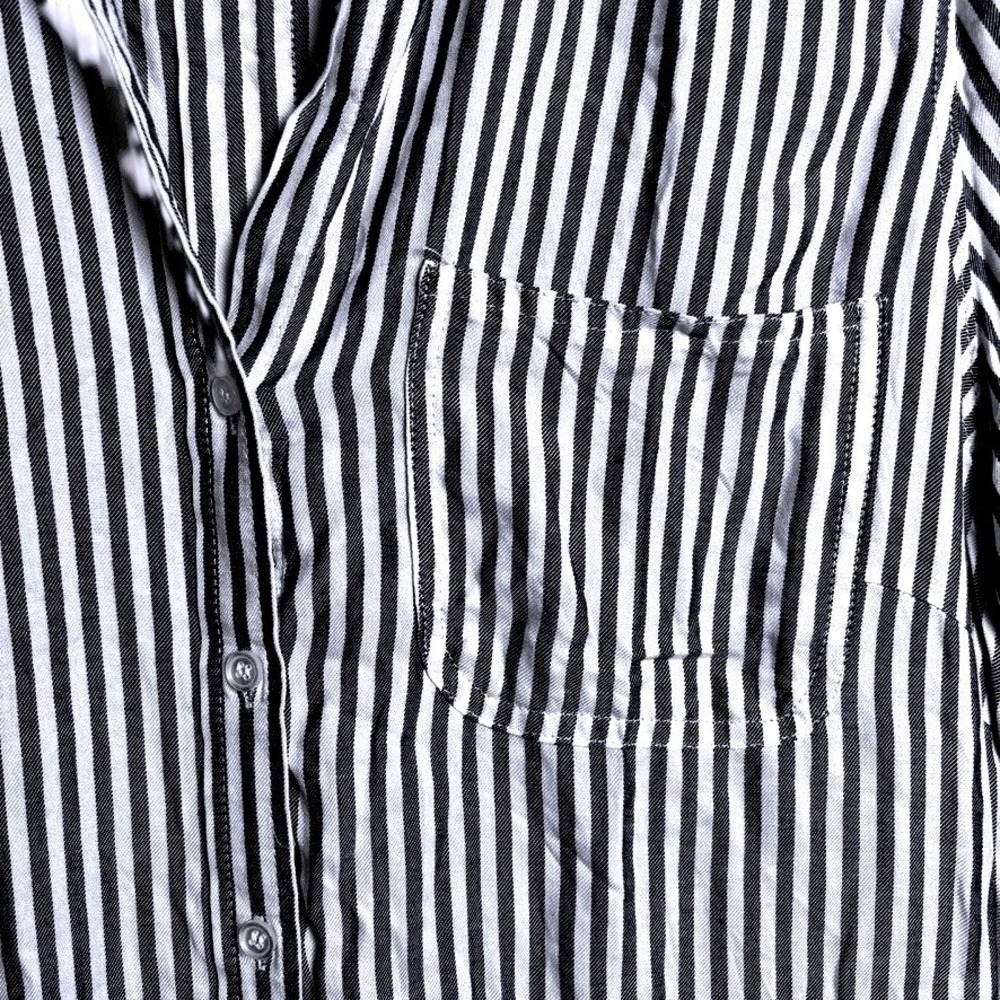 VelvetHeart 1X Stripe Button Shirt Black White 1X Classic Preppy Casual Relaxed - Picture 2 of 13